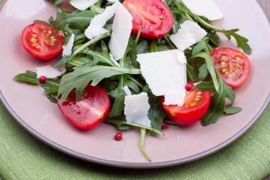 ruccola ve domates salatası