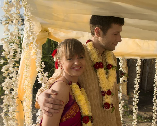 Young love couple in indian dress — Stock Photo, Image