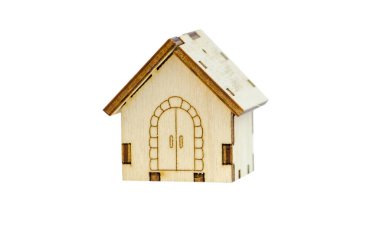 İzole beyaz arka planda küçük ahşap bir ev. Yüksek kalite fotoğraf