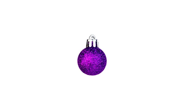 Boule brillante violette Décoration d'arbre de Noël sur fond blanc isolé — Photo