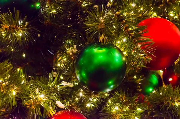 Lichtroze Kerstversiering Ballen Kerstboom Hoge Kwaliteit Foto — Stockfoto