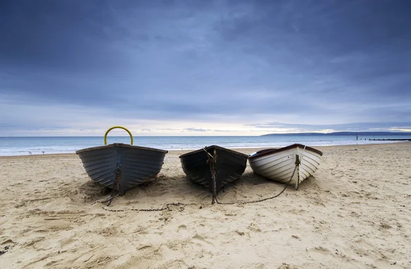 Barcos de pesca em Bournemouth Beach — Fotografia de Stock