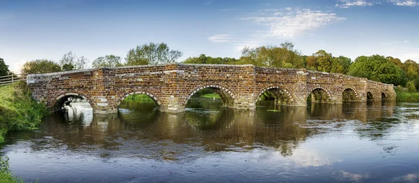 Dorset beyaz değirmen Köprüsü — Stok fotoğraf