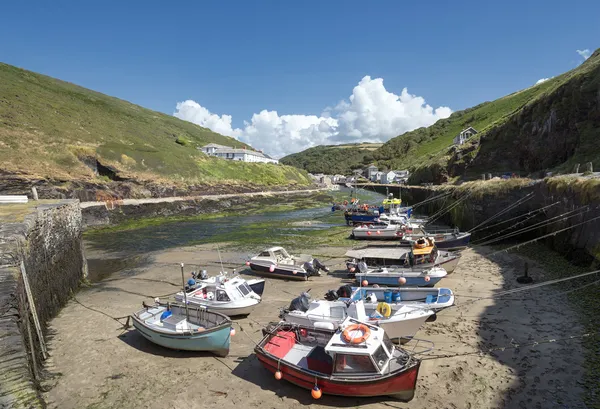 Vissersboten in boscastle — Stockfoto