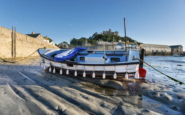 Łódź w St Michael's Mount — Zdjęcie stockowe