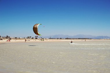 Kitesurfing kenarı