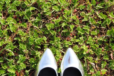 Gümüş yüksek topuk ayakkabı