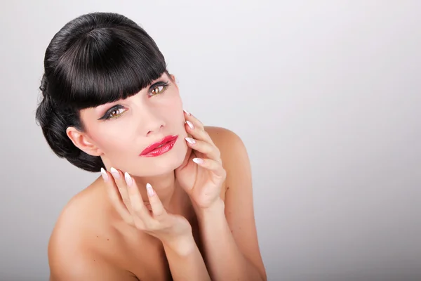 Pretty model with red lips — Stock Photo, Image