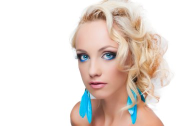 model mavi gözlü