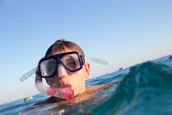 Homem com snorkel — Fotografia de Stock