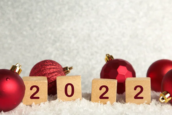 Рождественский Фон Рождественскими Шарами Цифрами 2022 Новогодняя Концепция Белом Вид — стоковое фото