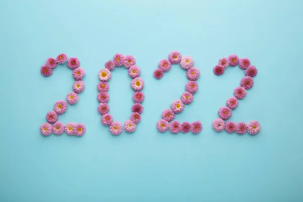 2022 Made Fresh Flowers Blue Background Top View — Stock Photo, Image
