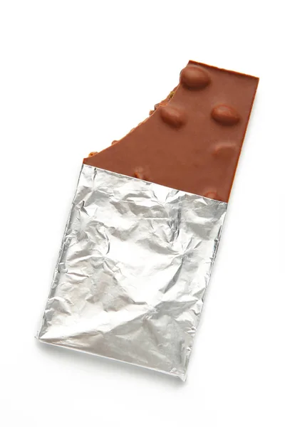 Megharapott Csokoládé Rúd Fóliában Elszigetelt Fehér Alapon Felülnézet — Stock Fotó