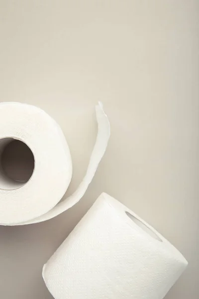 Roll Toilet Paper Grey Background Top View Vertical Photo — Stockfoto