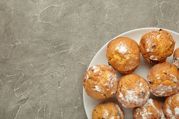 Muffin Alla Vaniglia Dolci Cupcake Sul Piatto Vista Dall Alto — Foto Stock