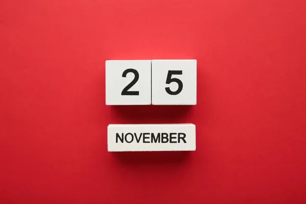 Holzkalender 2022 Mit Der Aufschrift November Auf Rotem Hintergrund Schwarzer — Stockfoto