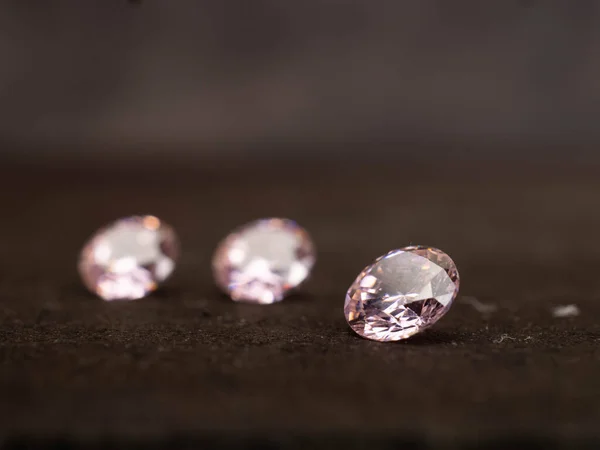 Gros Plan Pousse Diamant Zircon Coloré Sur Fond Noir — Photo