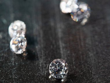 Grubun çok renkli siyah arkaplanda elması yakın plan çekimleri