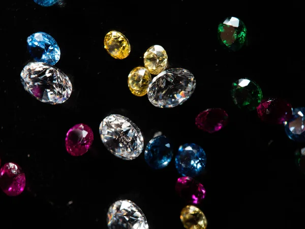 Close Shot Van Groep Multi Kleuren Diamant Een Zwarte Achtergrond — Stockfoto