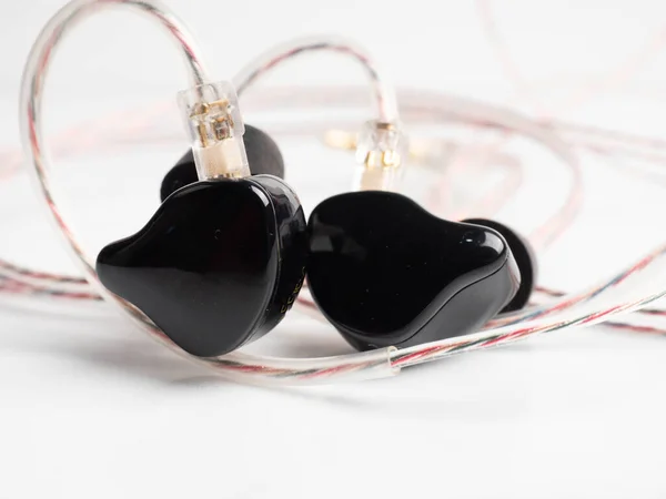 Bilder Von Einem Paar Schwarzer Kabelgebundener Kopfhörer Mit Ohr Design — Stockfoto