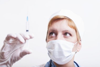 dudaklar cliniceian holding şırıngayla Close-Up