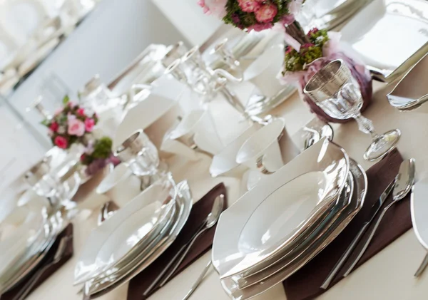 Table set for a wedding dinner — Stock Photo, Image