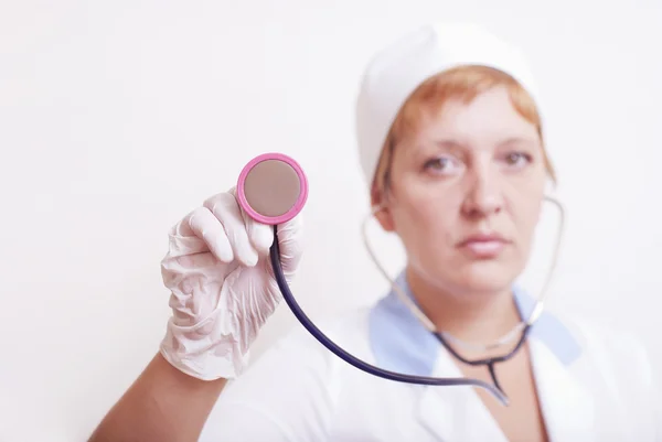 Gros plan d'un manteau blanc de laboratoire de médecins . — Photo