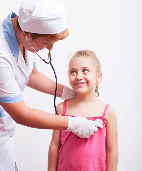 Вакцинация маленькой девочки
