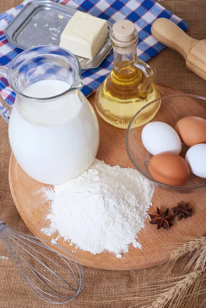 Baking ingredients — Stock Photo, Image