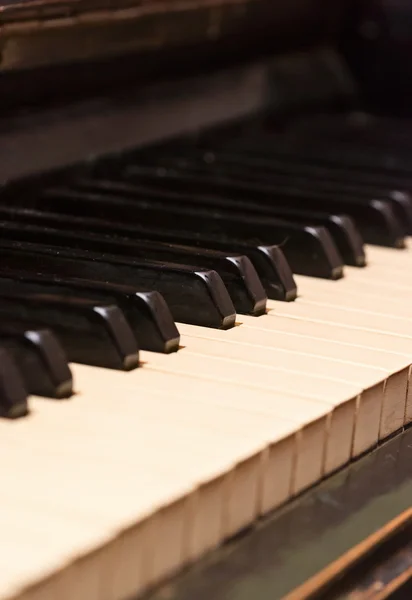 เปียโนเก่า — ภาพถ่ายสต็อก