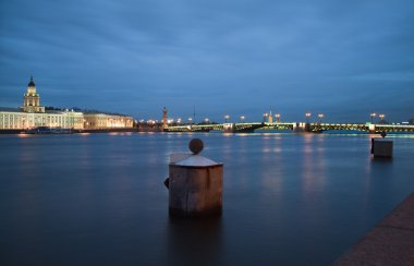 neva Nehri ve akşam