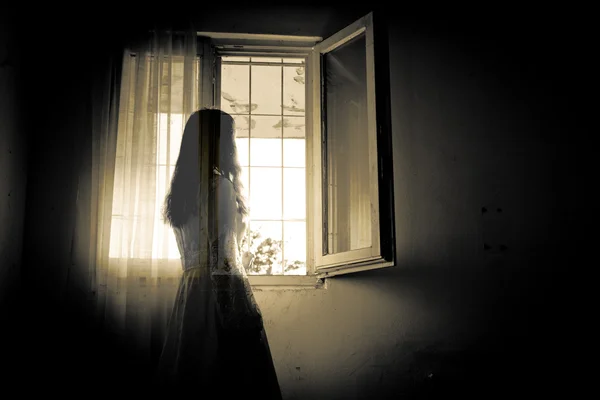 무서운 여자의 공포 장면 — 스톡 사진