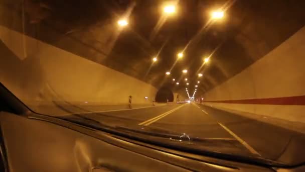 Attraversamento del tunnel — Video Stock