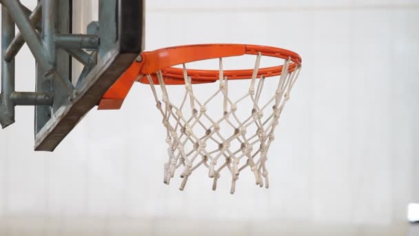 Баскетбольный корт (крупный план) ) — стоковое видео
