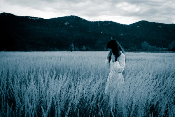 Horror Scene of a Scary Woman — Stock Photo, Image