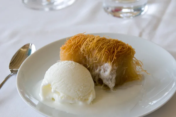 tatlı tatlar ile dondurma