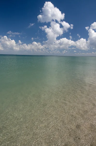 Paisaje marino con nubes — Foto de Stock