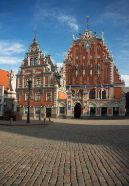 siyah nokta, riga evi
