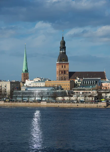 Riga - Blick vom Wasser aus — Stockfoto