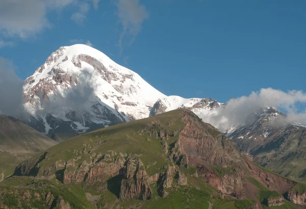 Góry kazbek - Kaukaz — Zdjęcie stockowe