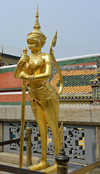 Scultura in oro nel Grand Palace, Bangkok — Foto Stock