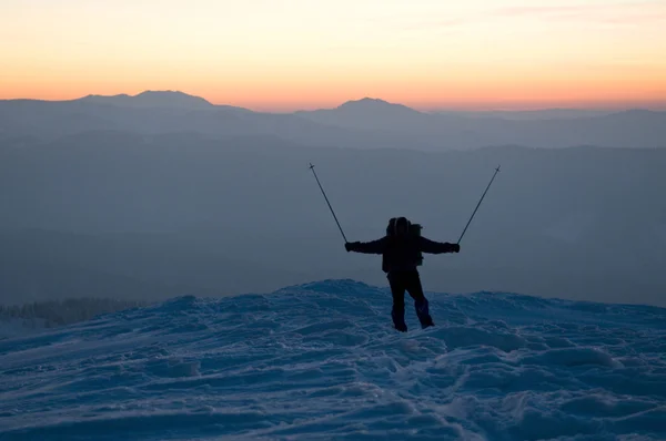 Tourist in winter mountains — Stock Photo, Image