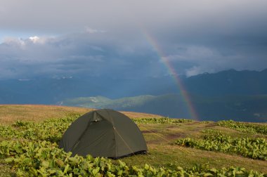 Çadır ve gökkuşağı