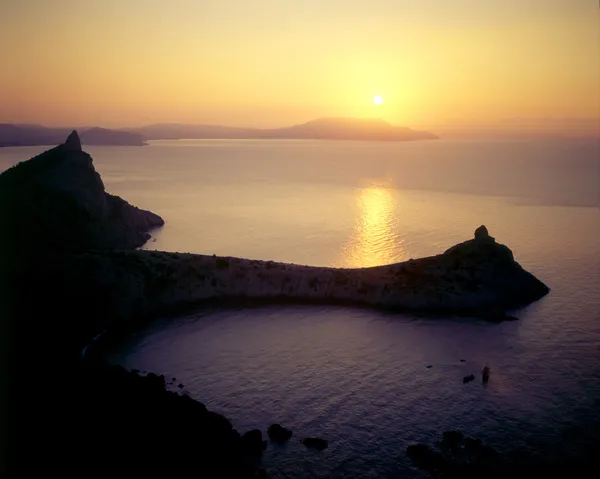 Salida del sol sobre el mar - Crimea — Foto de Stock