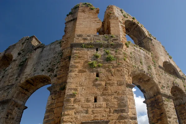 Стародавній акведук руїни — стокове фото