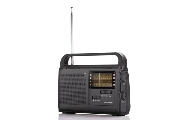 Klasik Radyo AM FM beyaz arkaplanda izole edildi