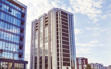 BULGARIA, SOFIA: 15 Eylül 2021 - Sofya 'daki Modern Lüks Cam İşyeri Kurumu .