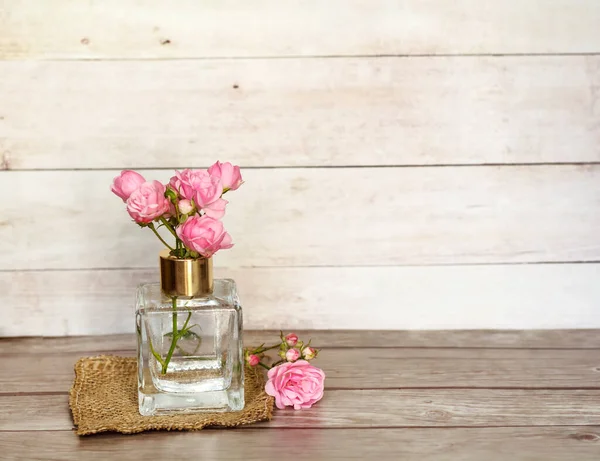 Beautiful Pink Roses Bouquet Wooden Background — Stock Photo, Image