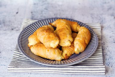 Geleneksel Bulgar Peynirli Phyllo Pastası