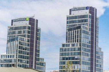 BULGARIA, SOFIA: 15 Eylül 2021 - Sofya 'daki Modern Lüks Cam İşyeri Kurumu .